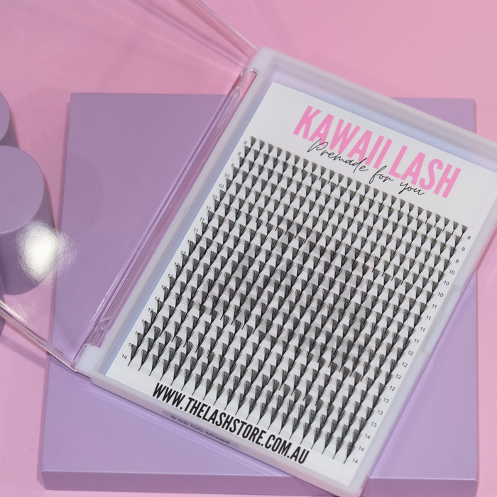 Anime Lash Tray with spikey, pointy lashes in mixed lengths – trending 2025 lash style